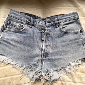 High rise Levi 501 cut off shorts